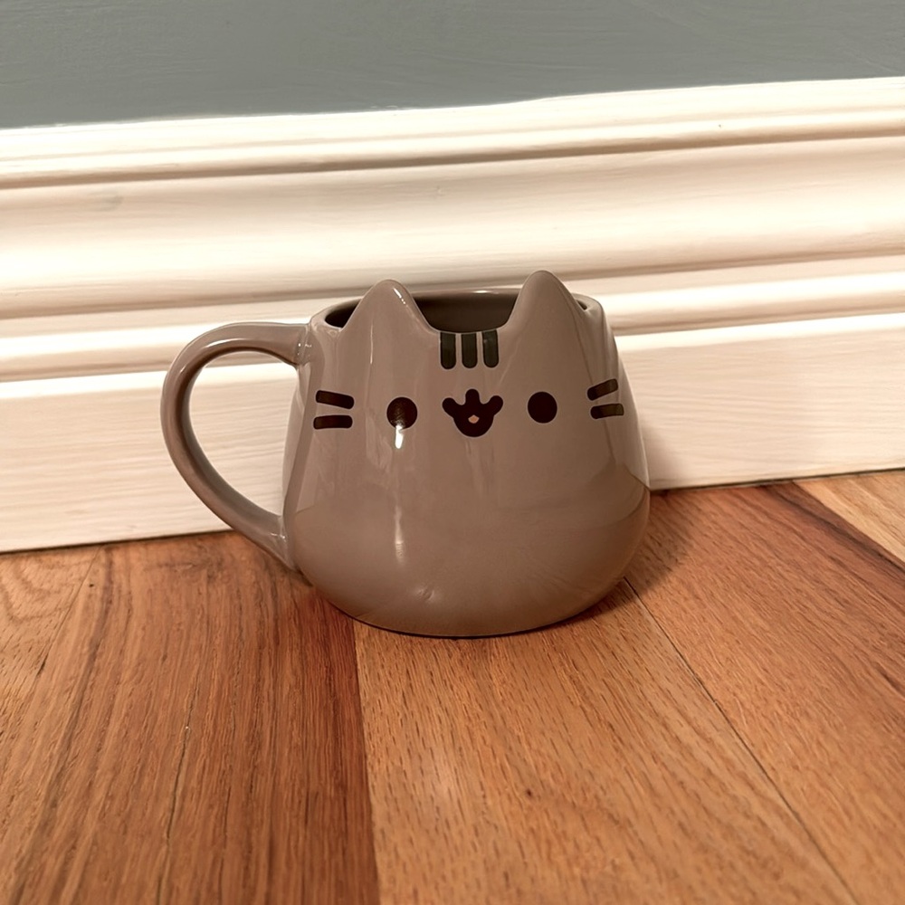 Pusheen mug!!